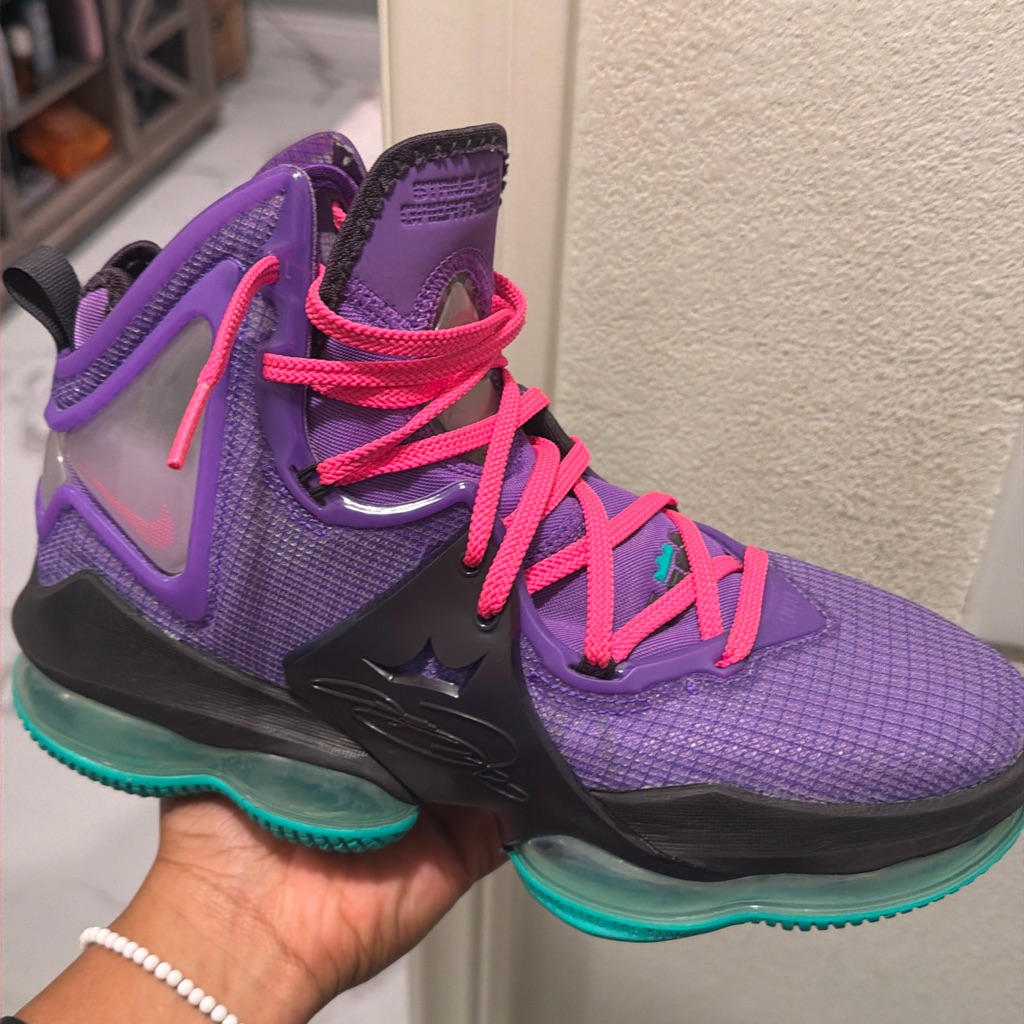 Lebron 19s